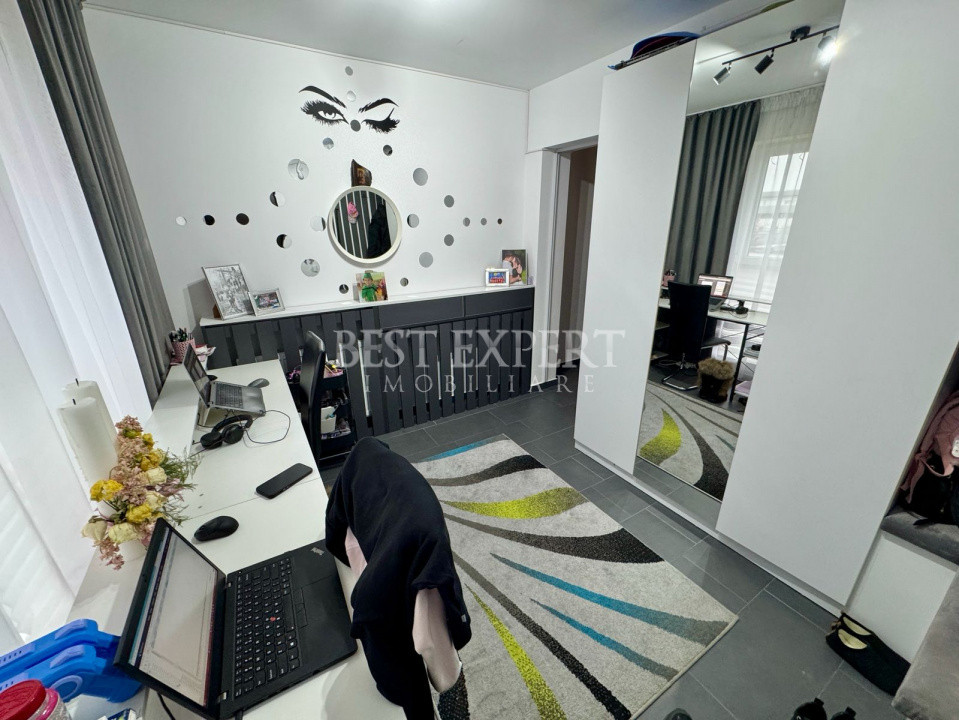 Apartament 5 camere mobilat, utilat si cu Parcare acoperita/Geam Baie