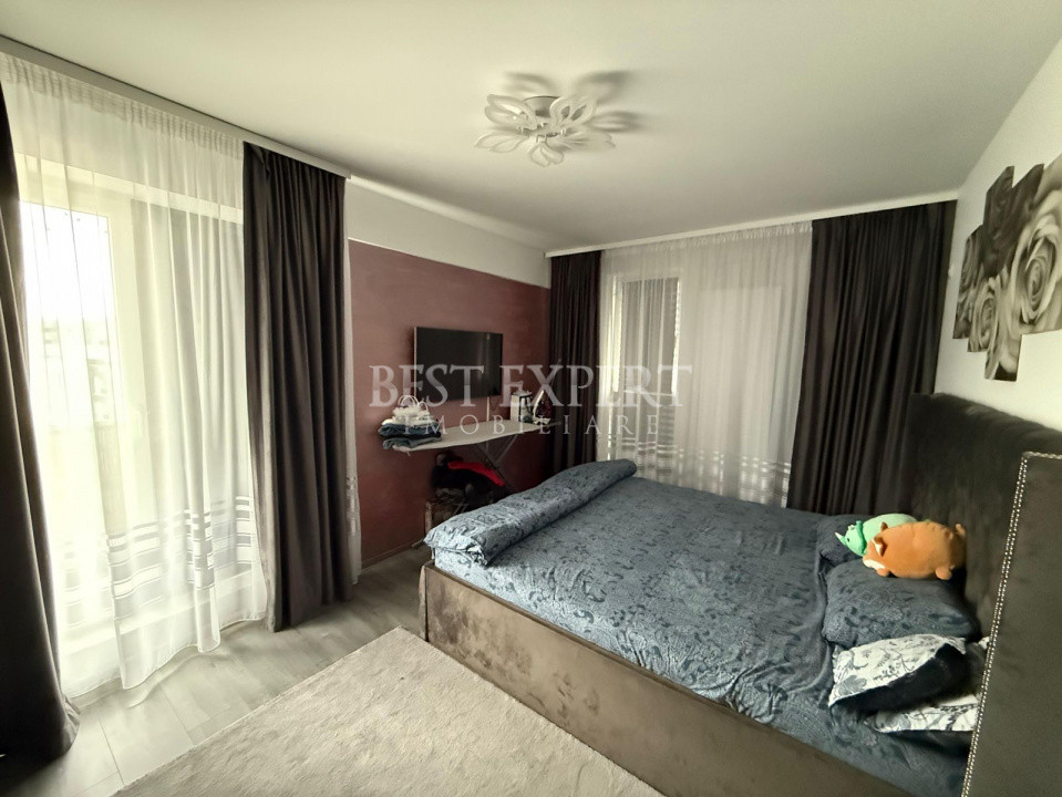 Apartament 5 camere mobilat, utilat si cu Parcare acoperita/Geam Baie