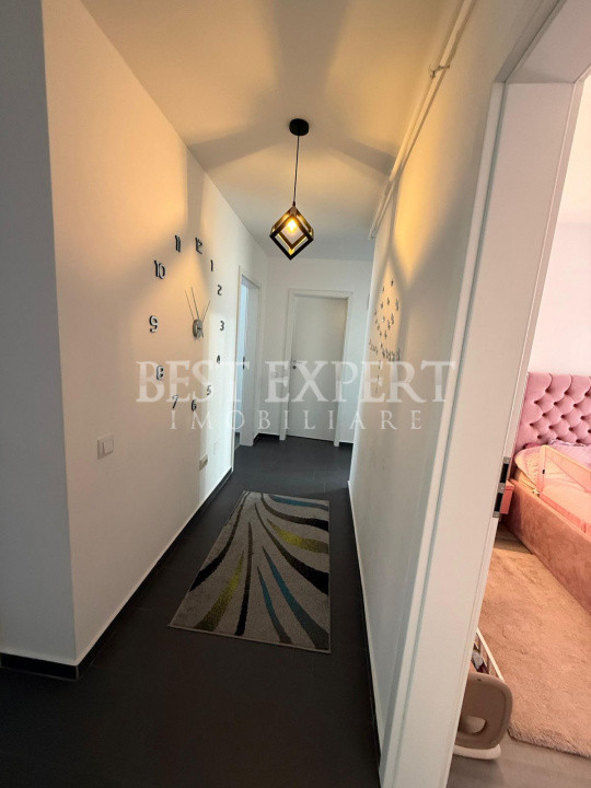 Apartament 5 camere mobilat, utilat si cu Parcare acoperita/Geam Baie