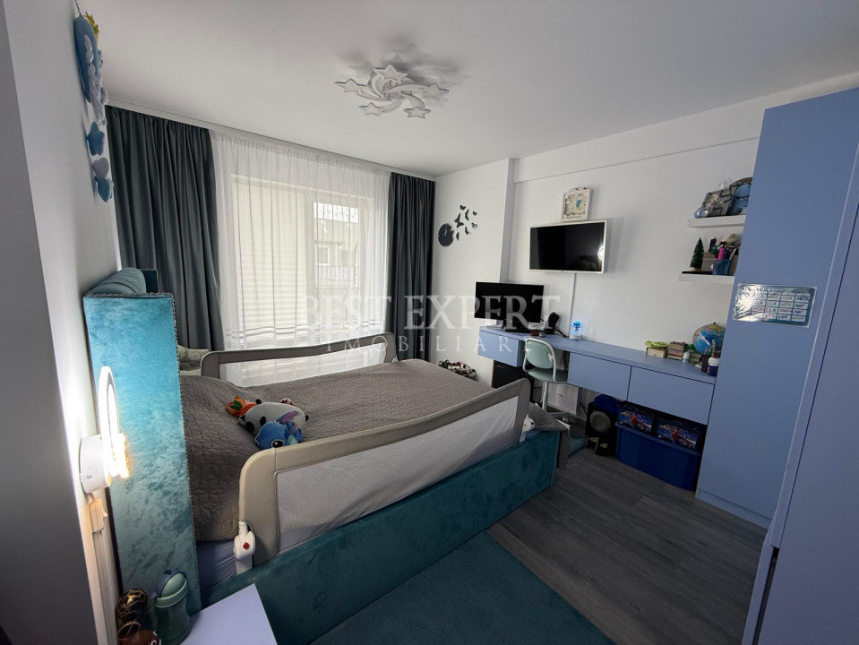 Apartament 5 camere mobilat, utilat si cu Parcare acoperita/Geam Baie