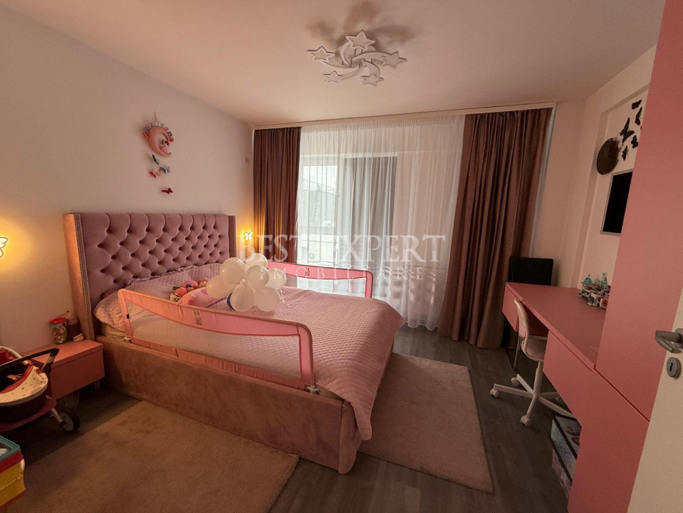 Apartament 5 camere mobilat, utilat si cu Parcare acoperita/Geam Baie