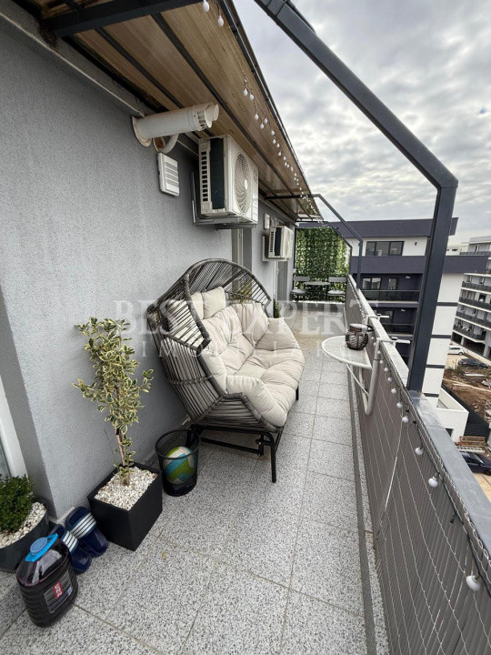 Apartament 5 camere mobilat, utilat si cu Parcare acoperita/Geam Baie