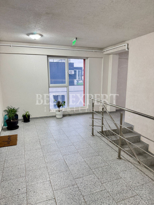 Apartament 5 camere mobilat, utilat si cu Parcare acoperita/Geam Baie