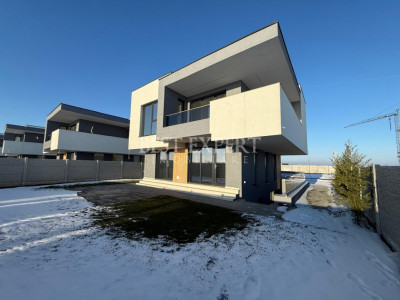 Vila D+P+ET,ansamblu închis, panouri fotovoltaice,3 locuri parcare Mutare Rapida