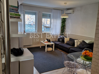 Vilă de vânzare – mobilată și utilată/complex privat zona Pallady